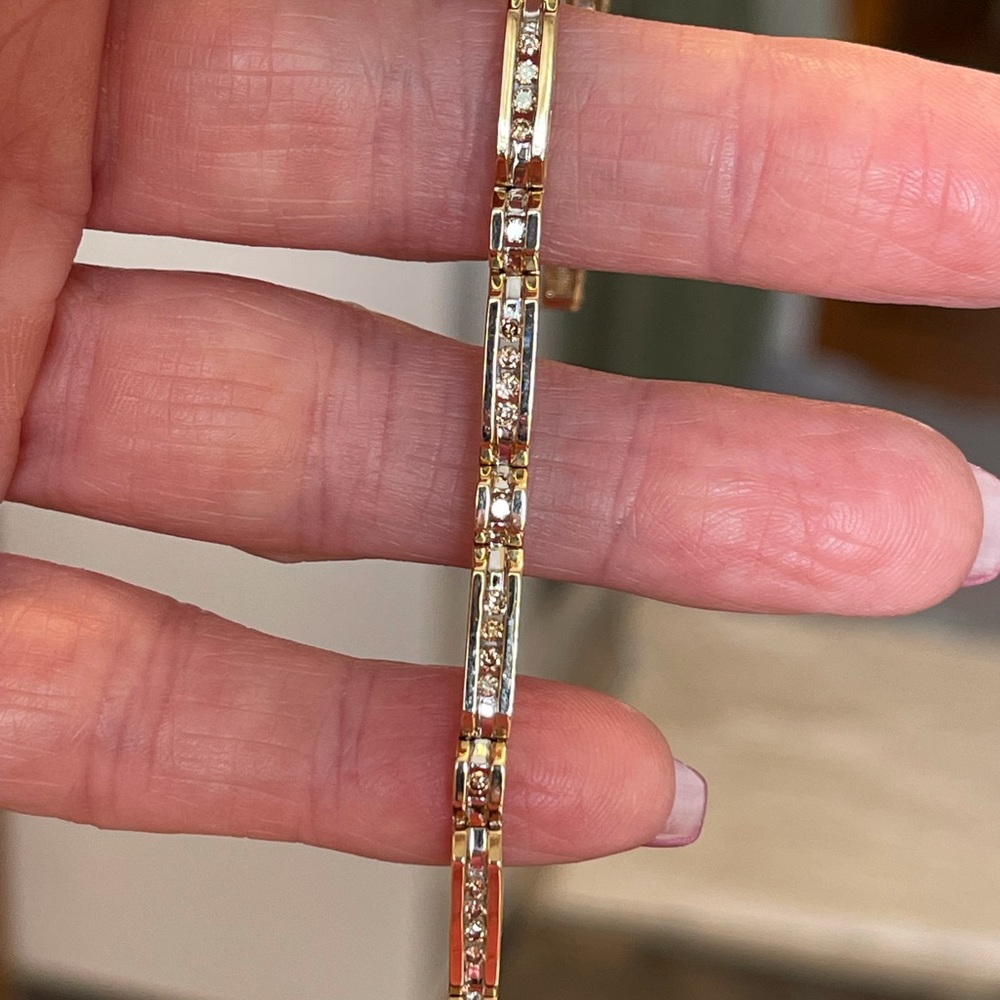 14kt solid gold genuine Diamond bracelet